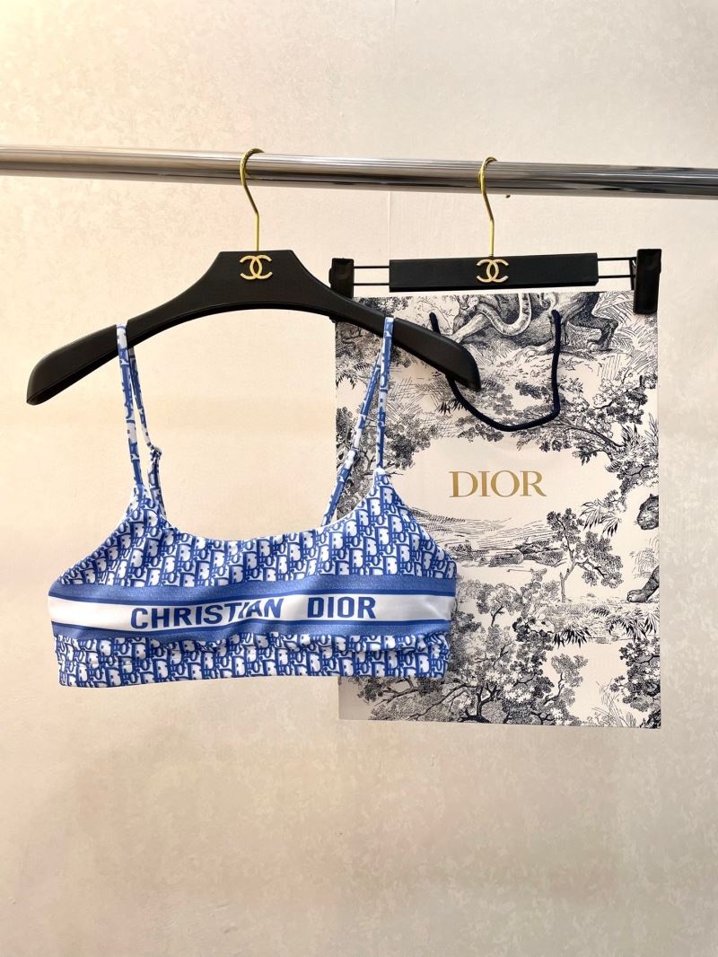 CHRISTIAN DIOR